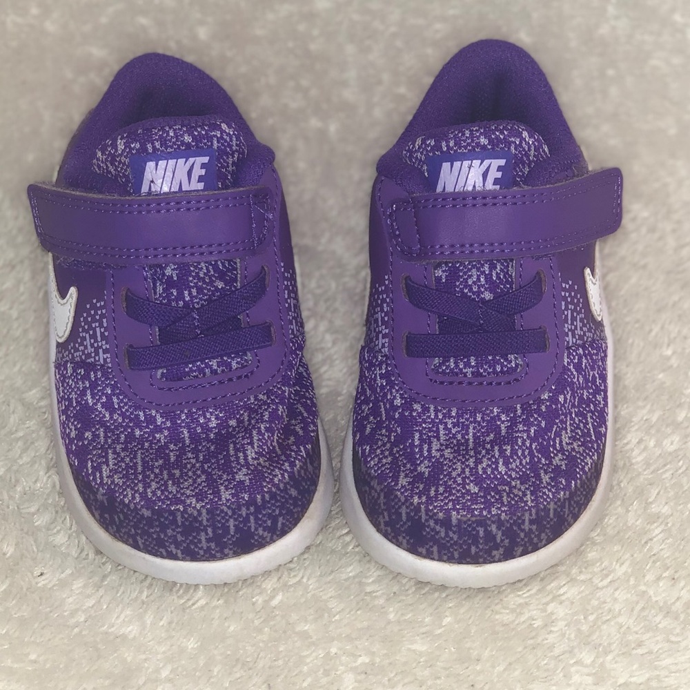 Toddler Nike Shoes, Size 6C